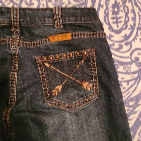 Cowgirl Tuff Dark Blue Jeans Embroidered Arrow Details, 30x35 - Picture 4 of 7
